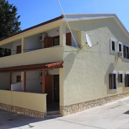 Apartmán With A Parking Space Premantura, - 2247 *