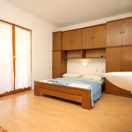 Apartmán With A Parking Space Premantura, - 2247 *